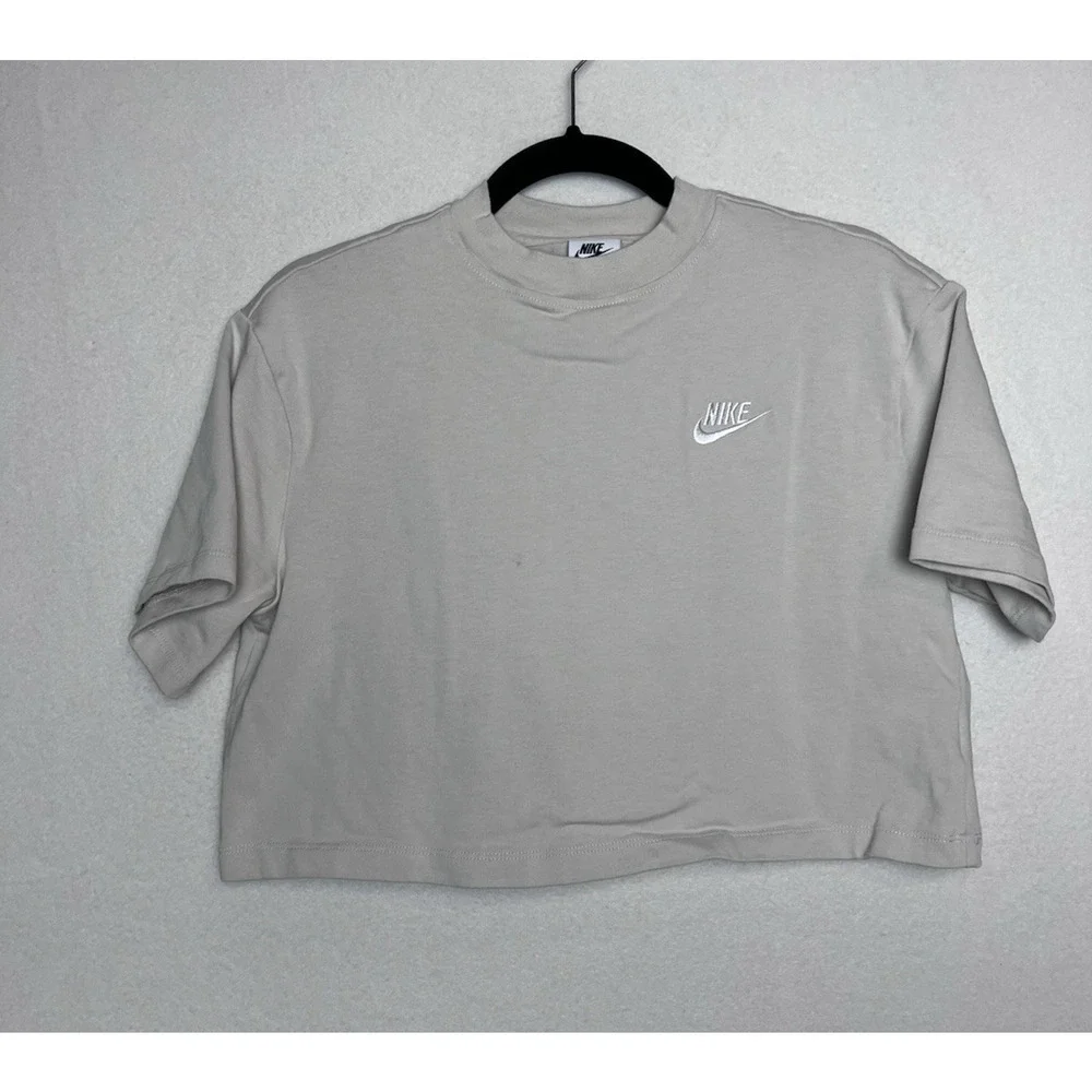 Nike Women's Short Sleeve Crop Top T-Shirt Size Small Beige Crew Neck